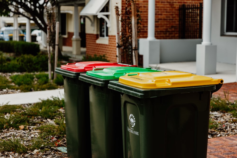 Rubbish and bins Image