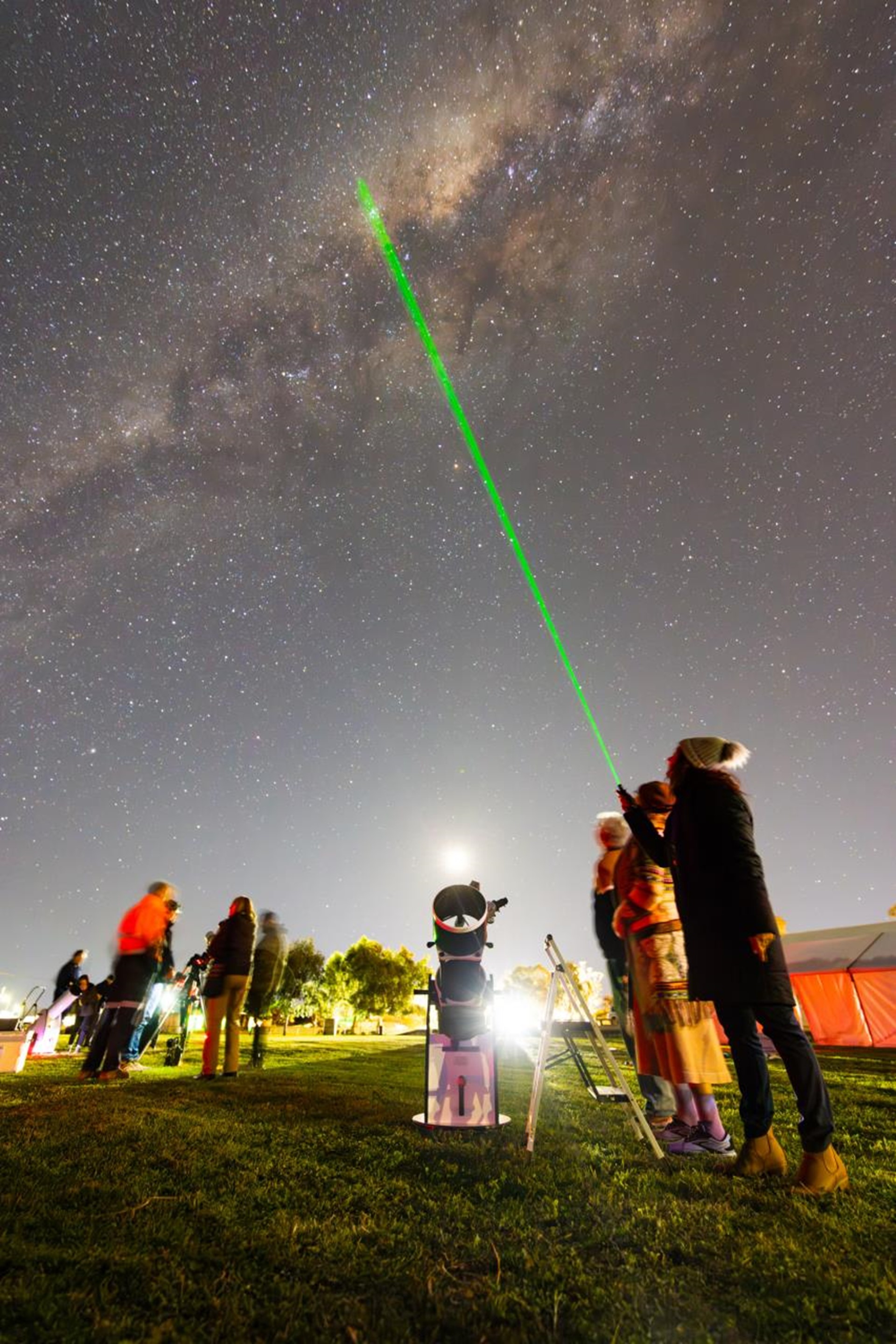 Picture: Budding astronomer? Enjoy free stargazing sessions!